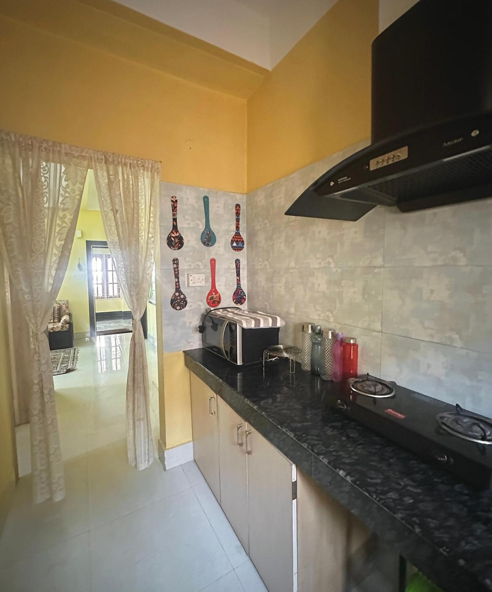 Three Little Birds Homestay Guwahati Ngoại thất bức ảnh
